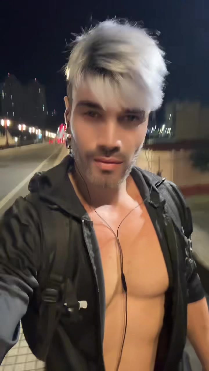 @Max 🦇