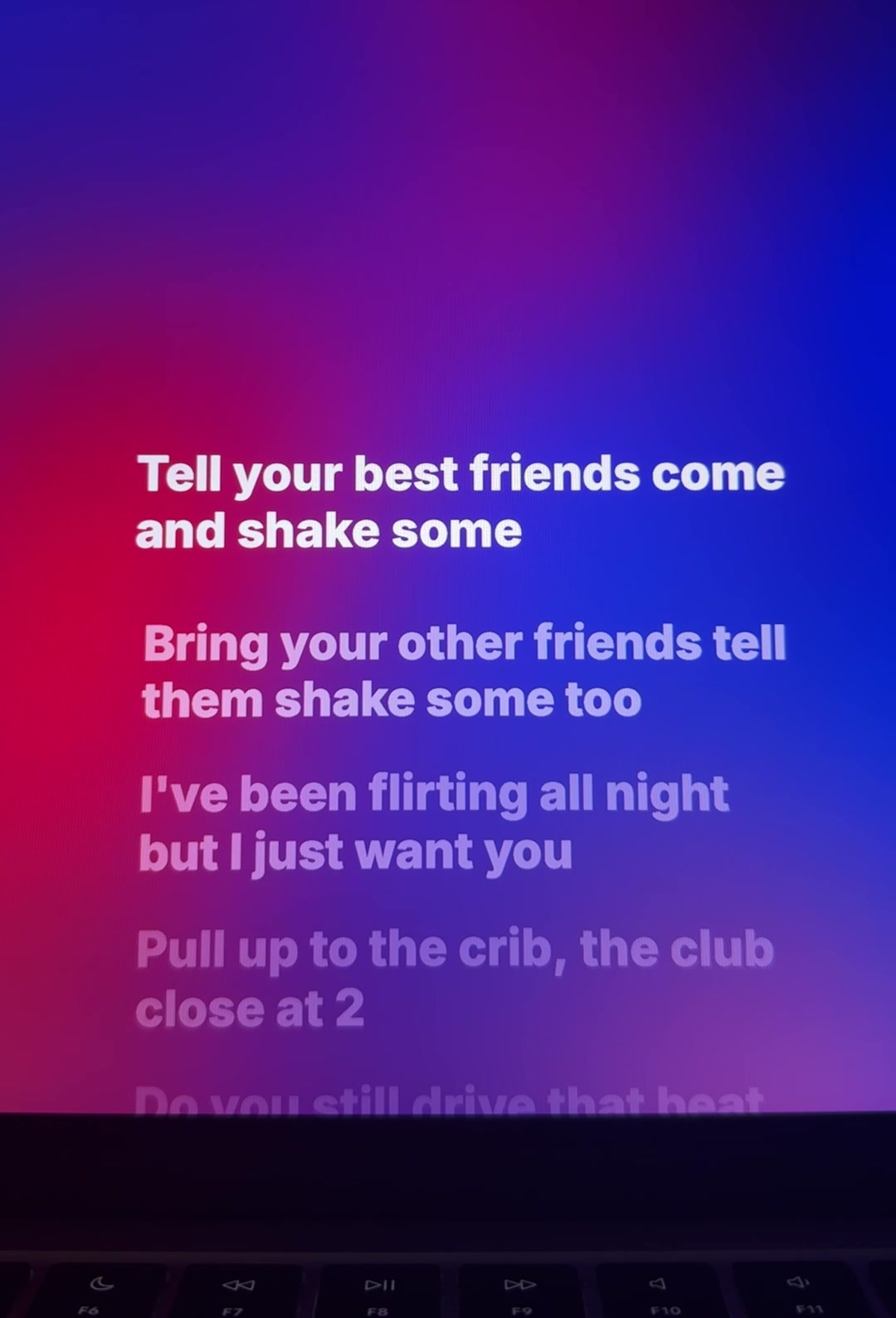 @🎧