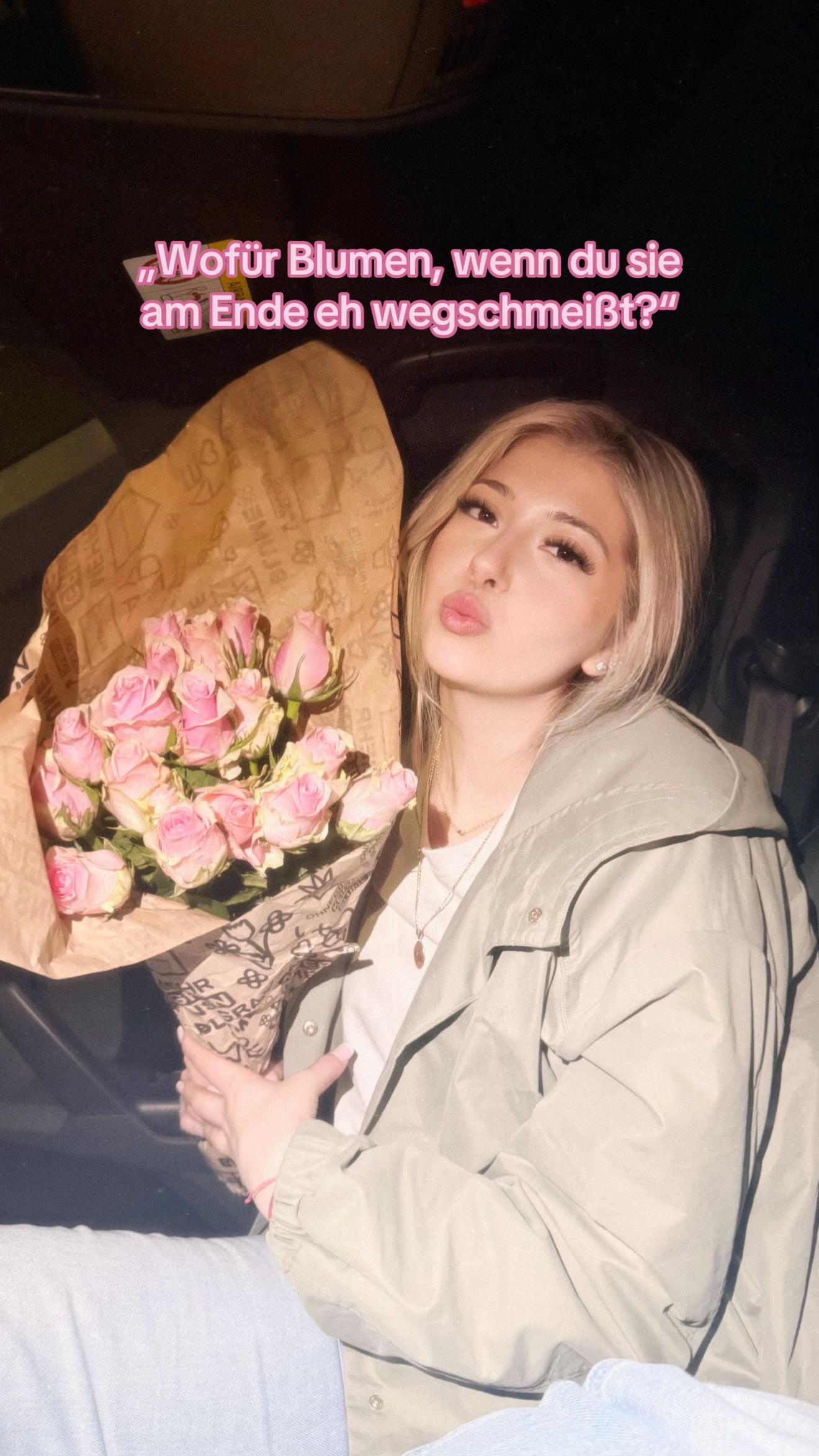 @карина☦︎