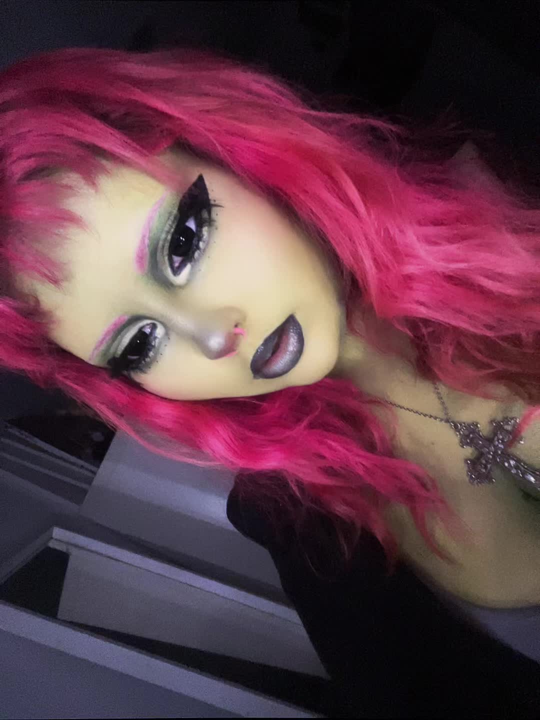 @🐝