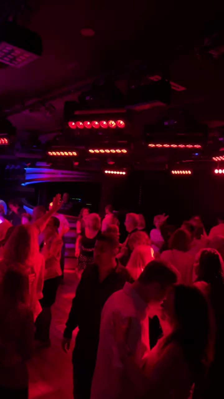 @Th&eacute; Dansant Duplex