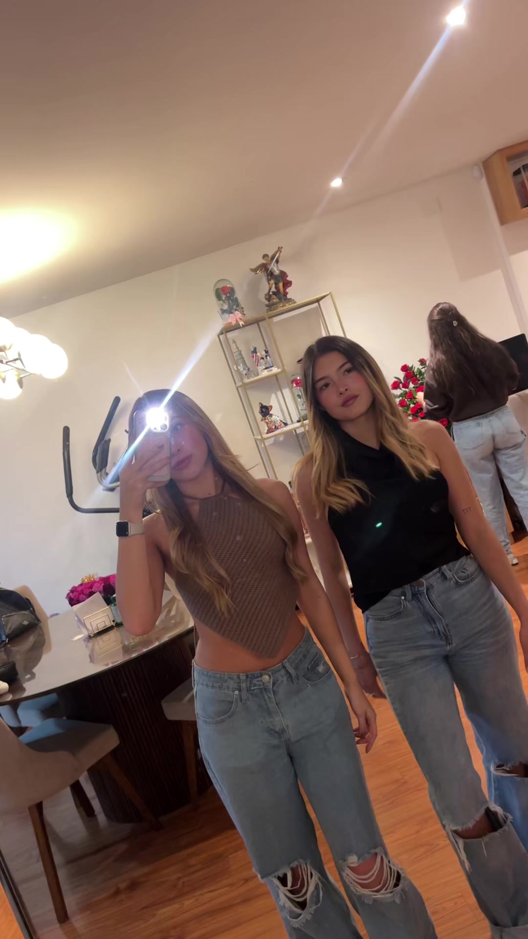 @Monaa