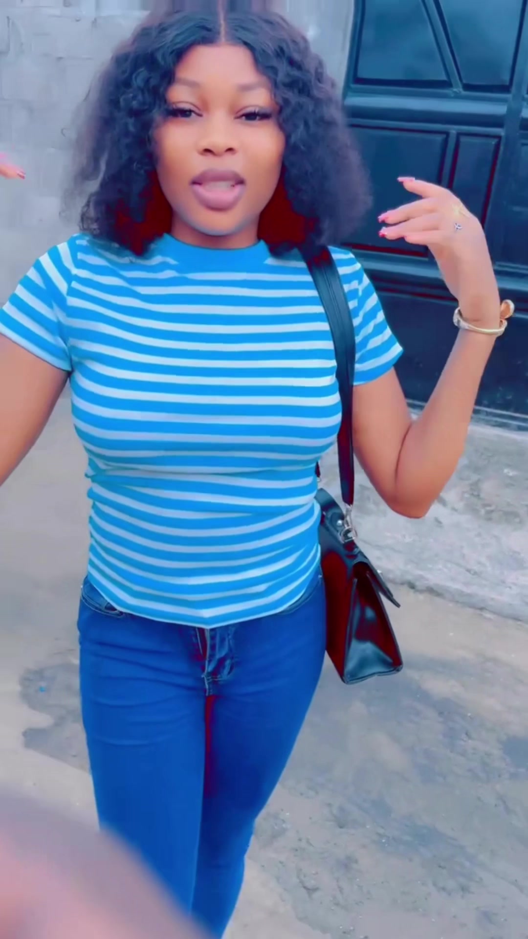 @𝒱𝒾𝑒 🦋