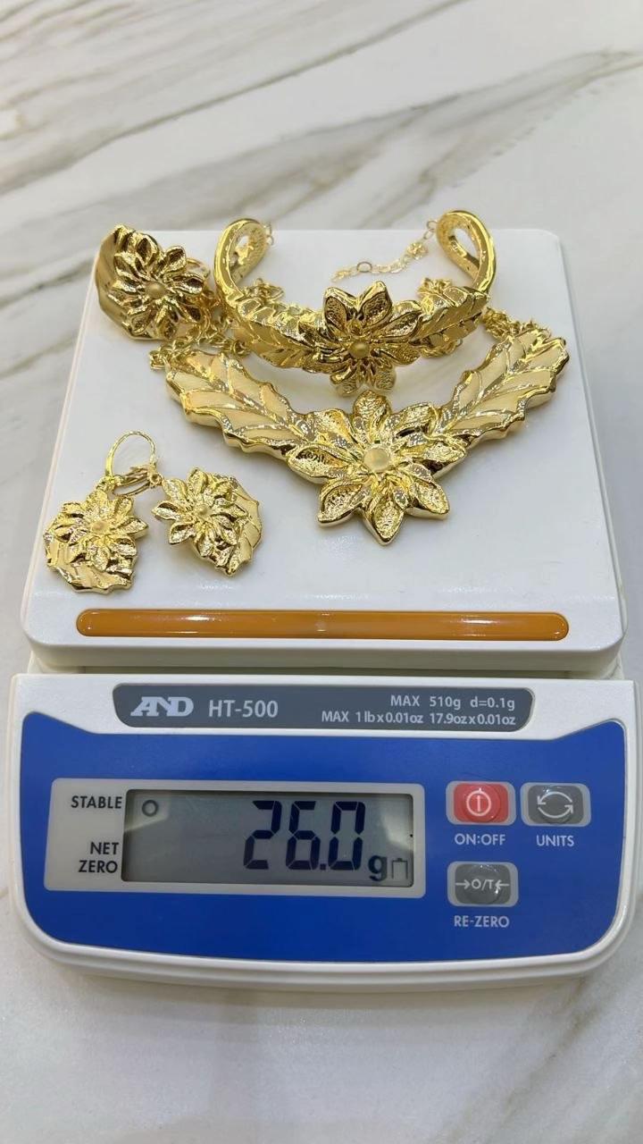 @Gold_by_ajokeblingss