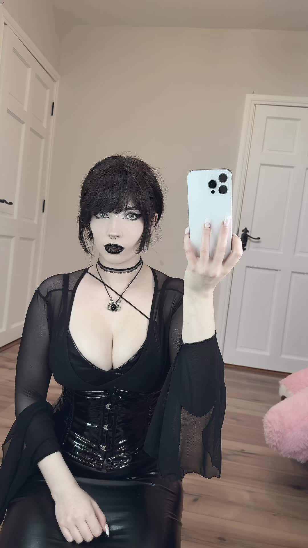 @Cutiegothxo