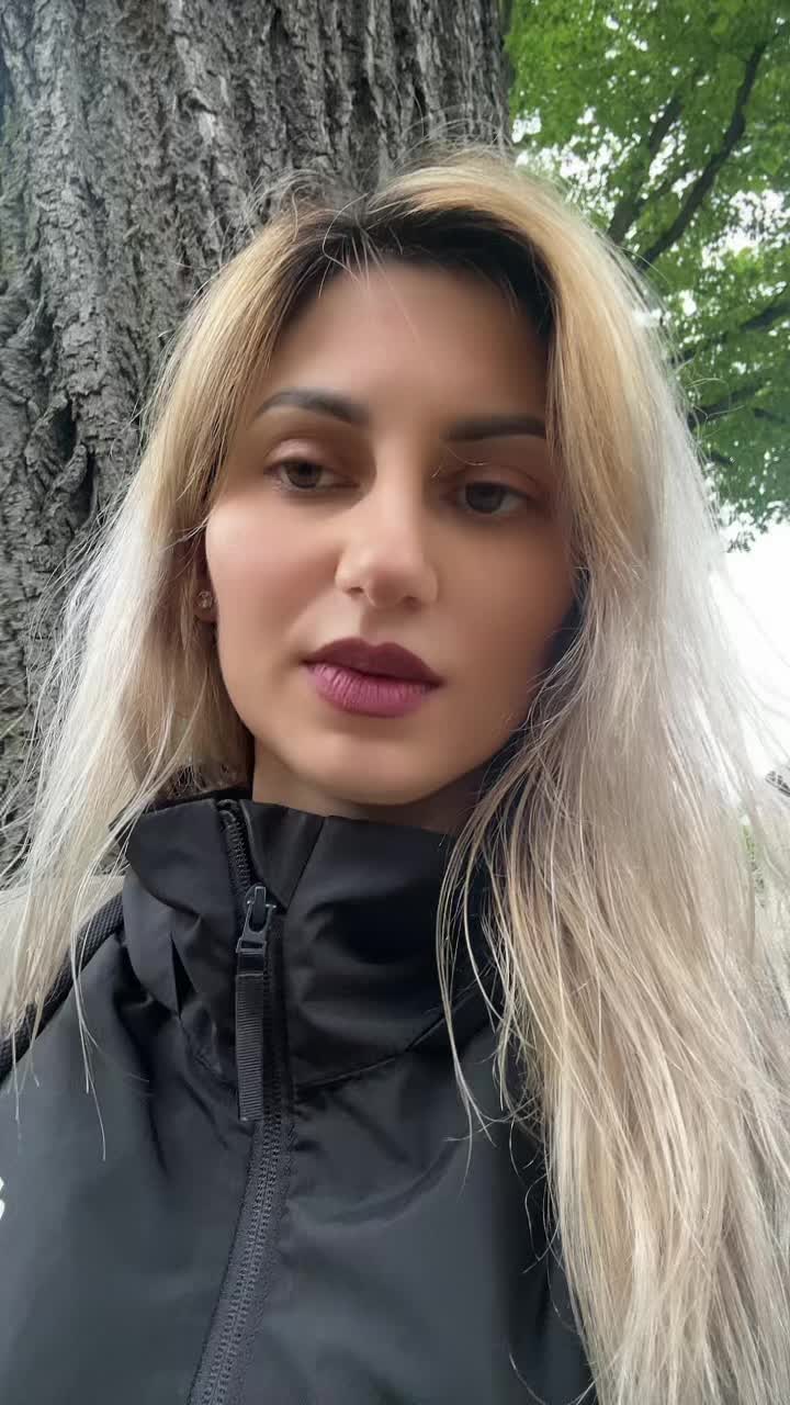 @🐝