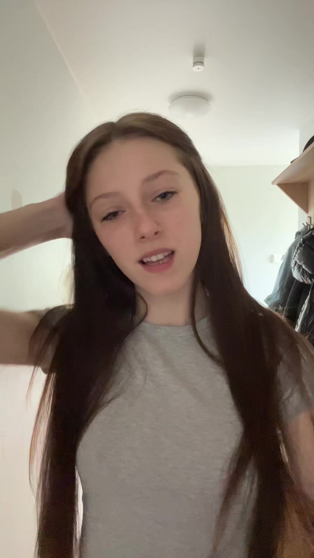 @🧟&zwj;♀️