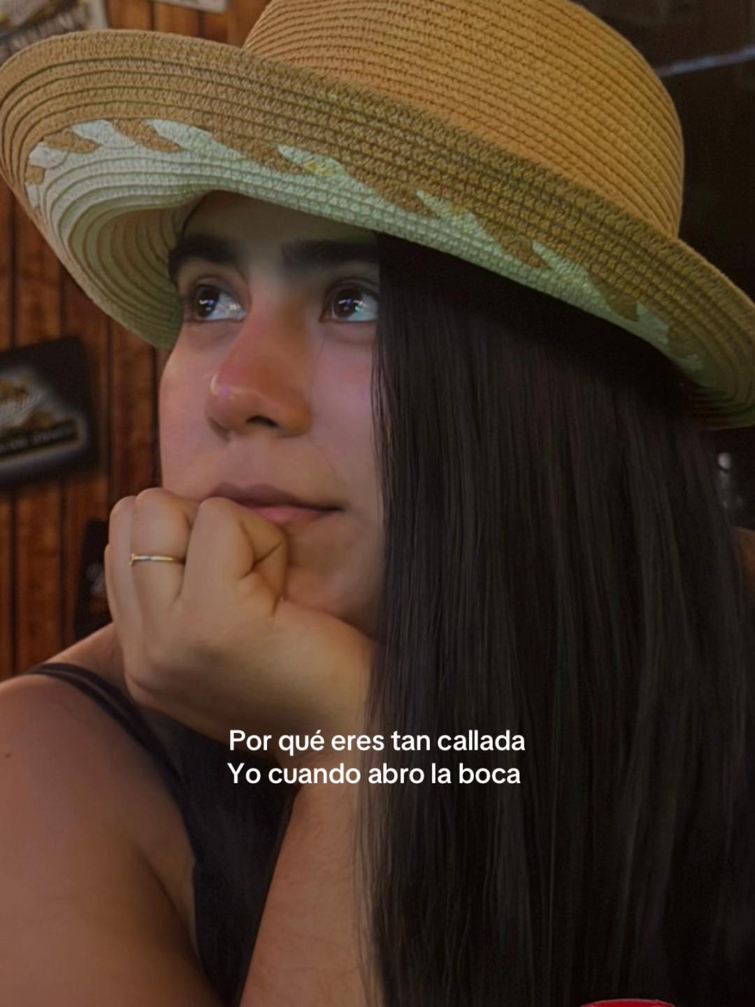 @Daniela✨