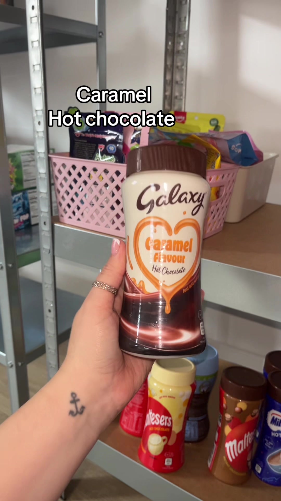 @Bellasboxesuk
