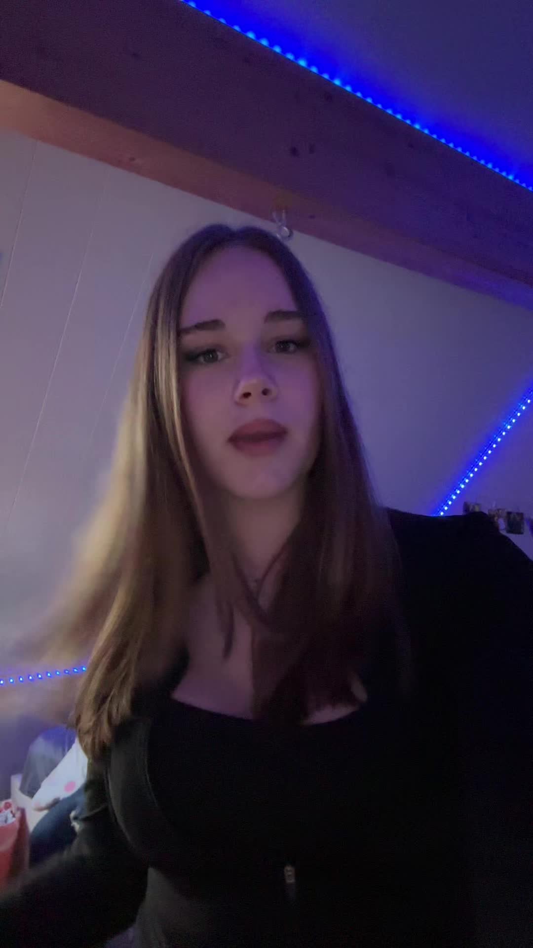 @𝐑𝐢𝐞𝐤𝐞💘