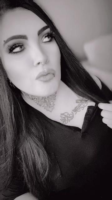 @🥀𝕿𝖍𝖊 𝕯𝖆𝖗𝖐 𝕼𝖚𝖊𝖊𝖓🖤