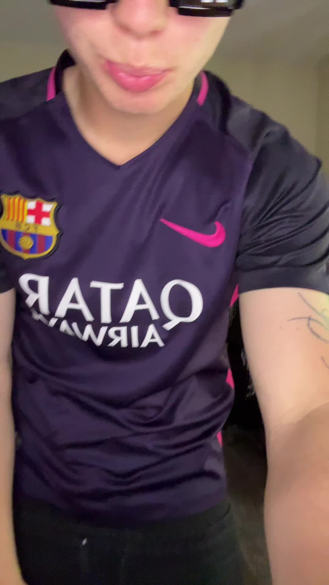 @Sqwimeee