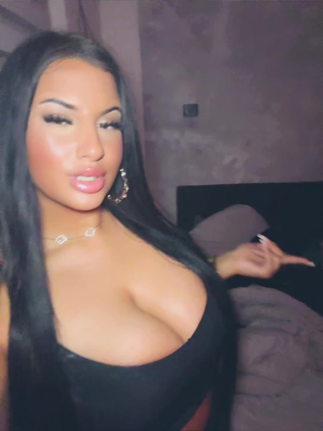 @𓃥𝙵𝚘𝚡𝚢𝚘𝚗𝚎𓃥
