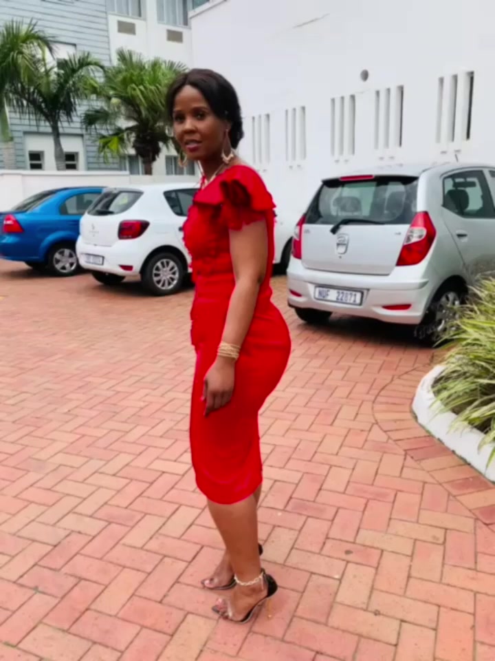 @Sqalesihle