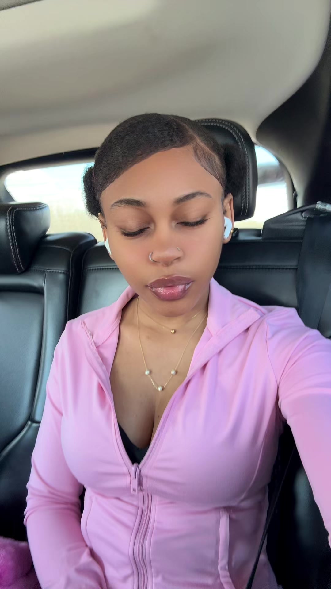@Emily🖤👤
