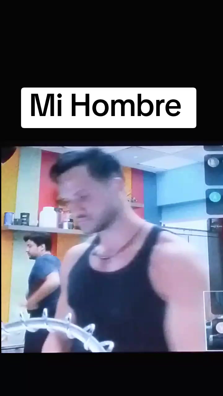 @Lunallena25@