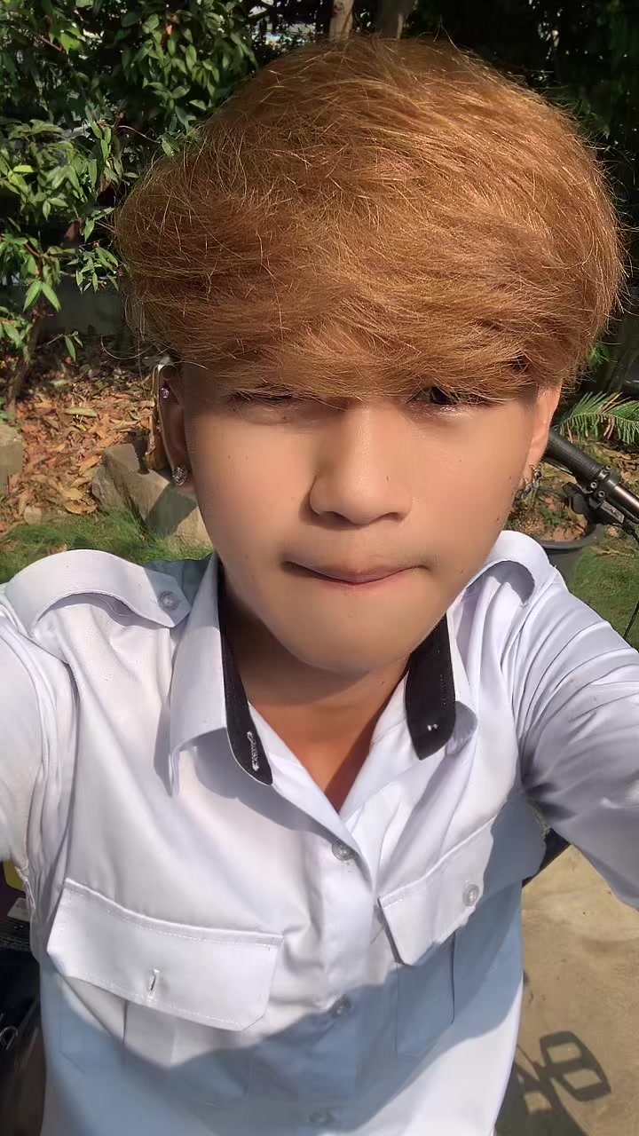 @ប្រដាប់ស្រឡាញ់🤨