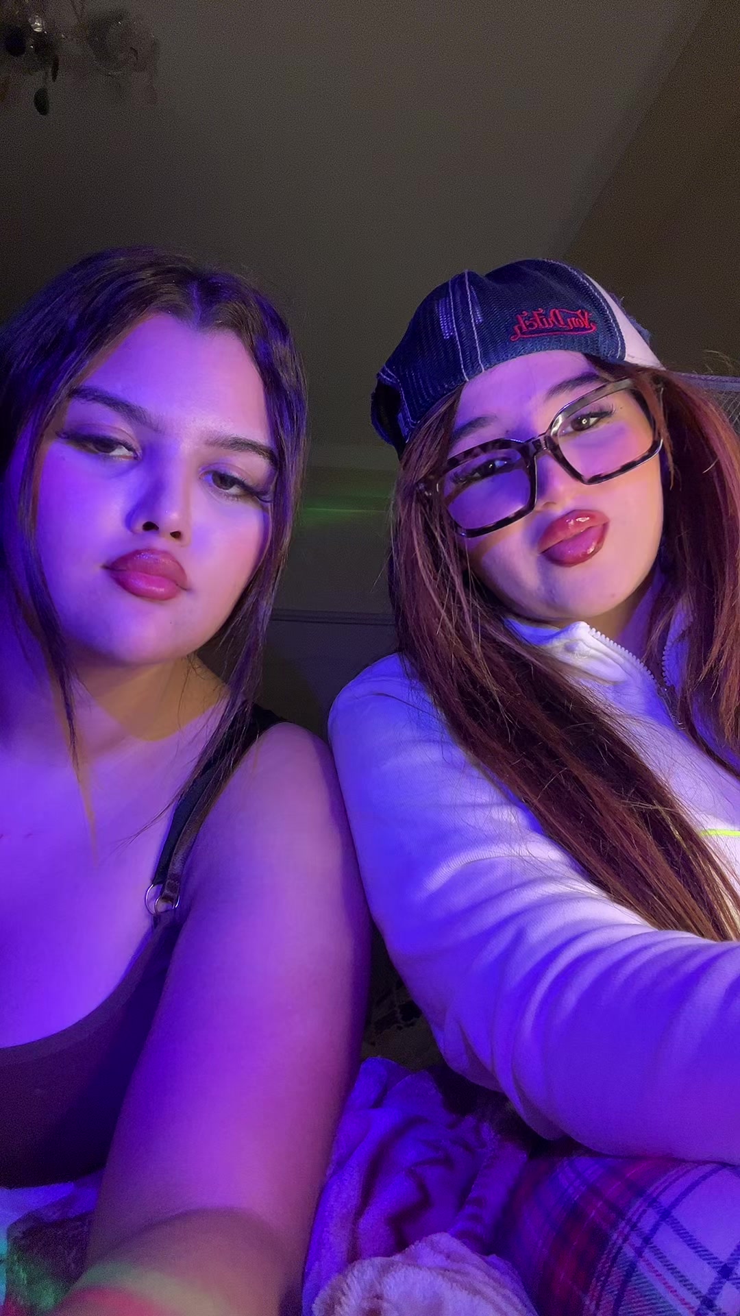 @𝐜𝐡𝐚𝐫𝐧𝐚𝐛𝐨𝐥𝐢