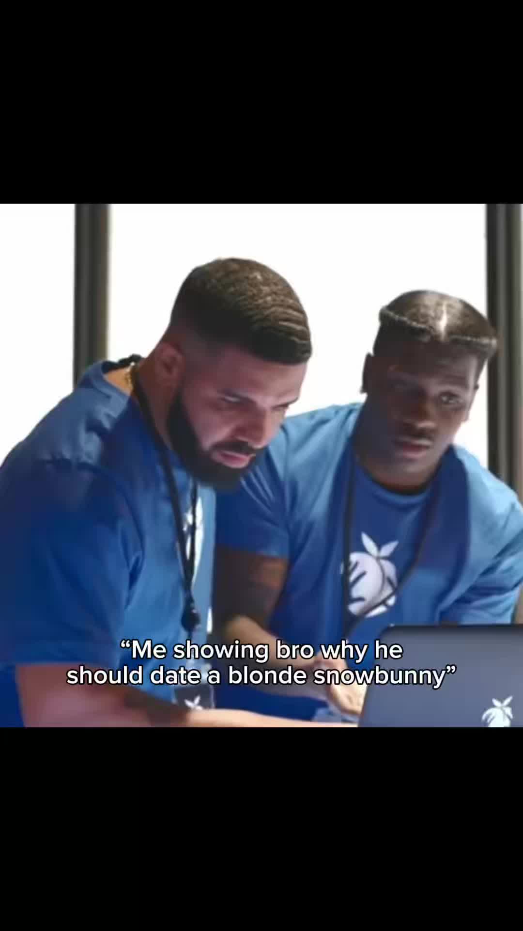 @￴