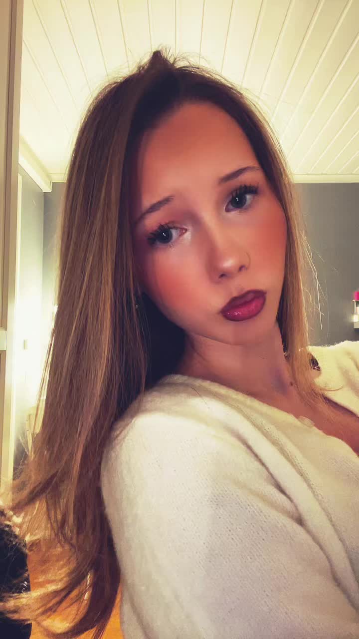 @𝒜𝓁𝒾𝒸ℯ🍸