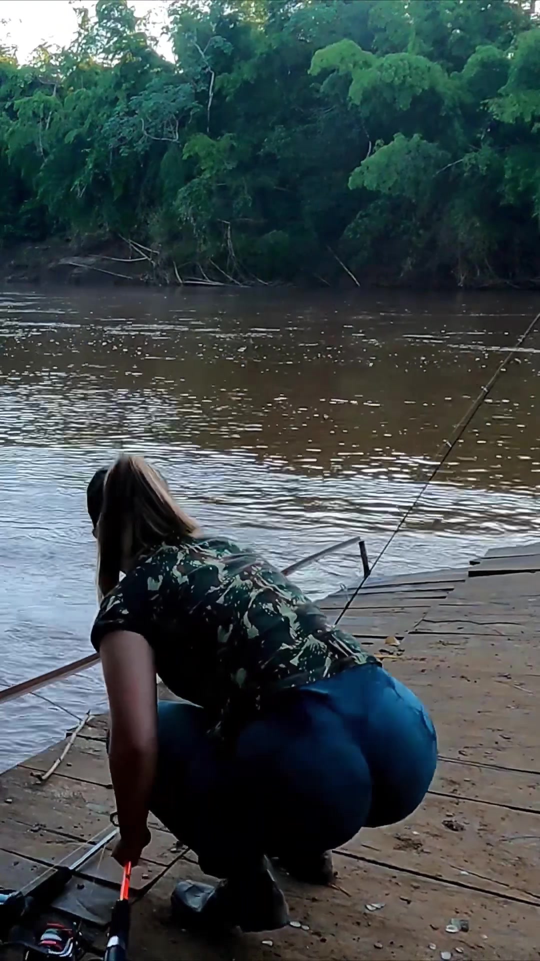 @Girl Camping Survival