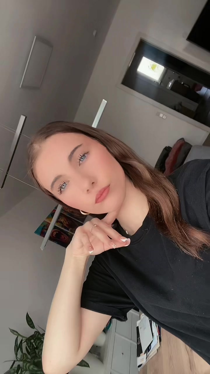 @Nele_🥀❤️