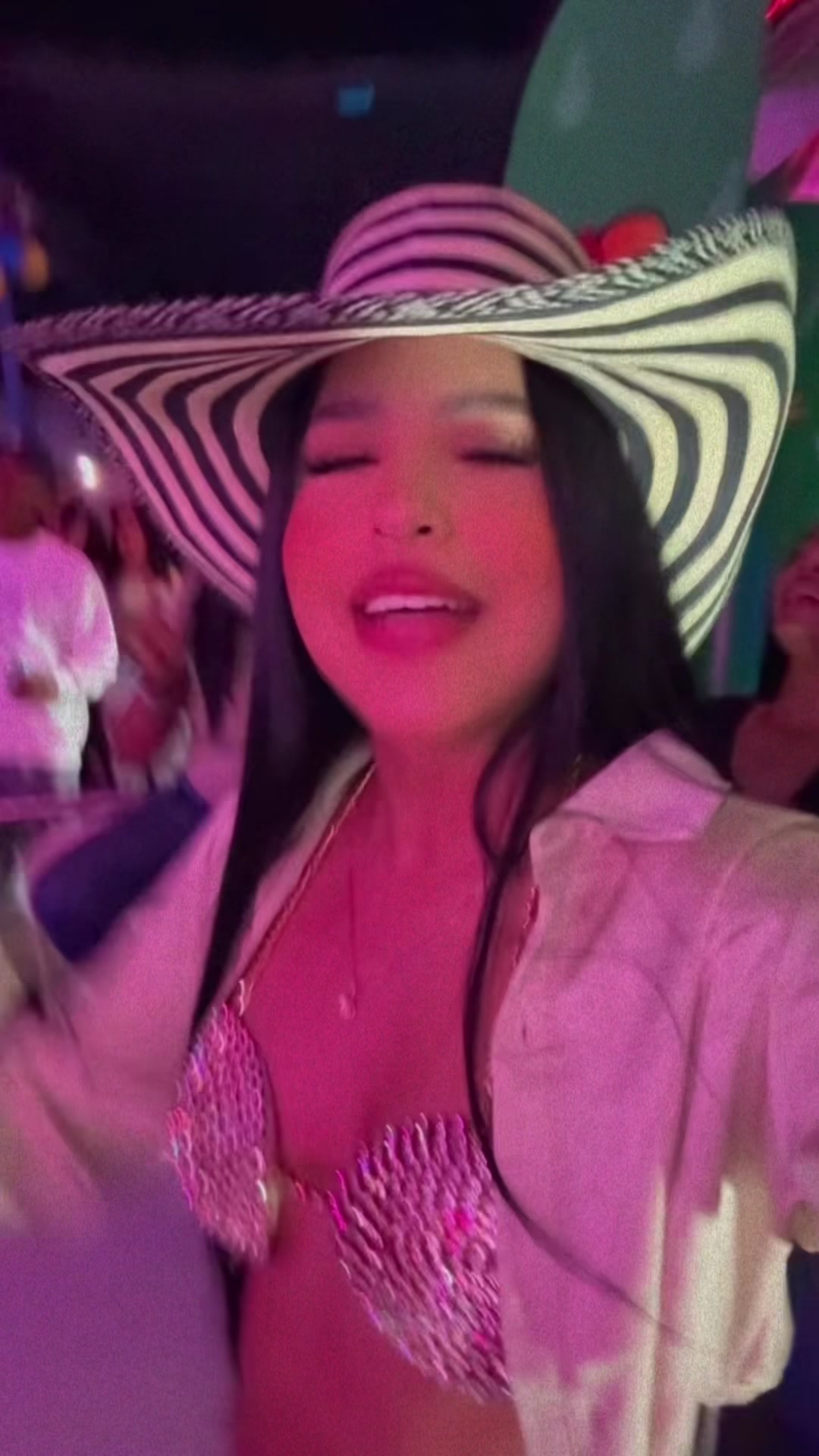 @Fefii⚡️
