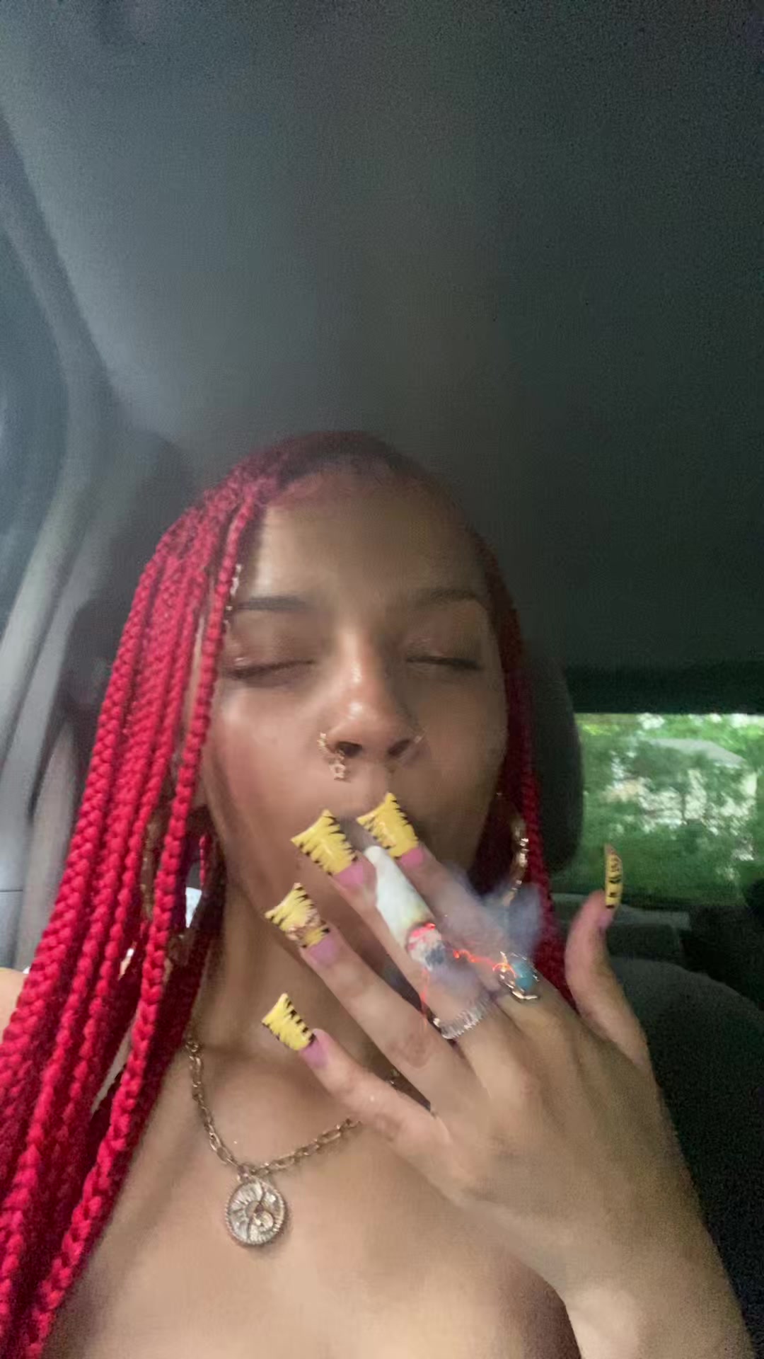 @Miss $$corpio😘