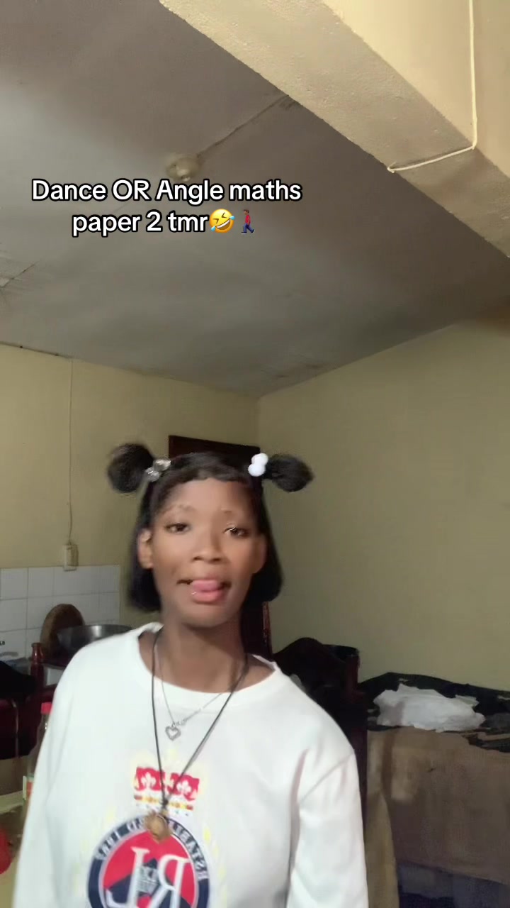 @T😻.