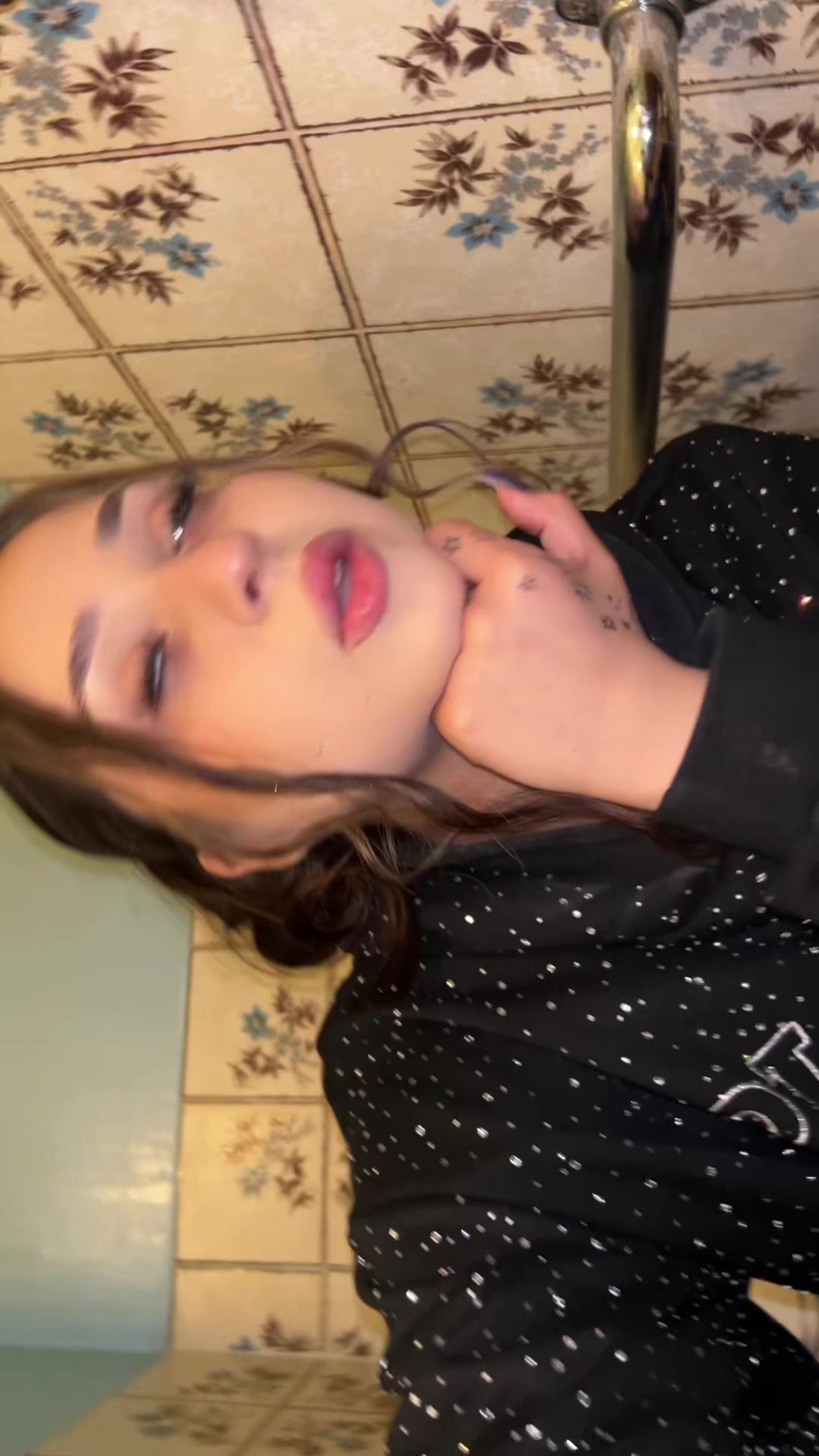 @Bella