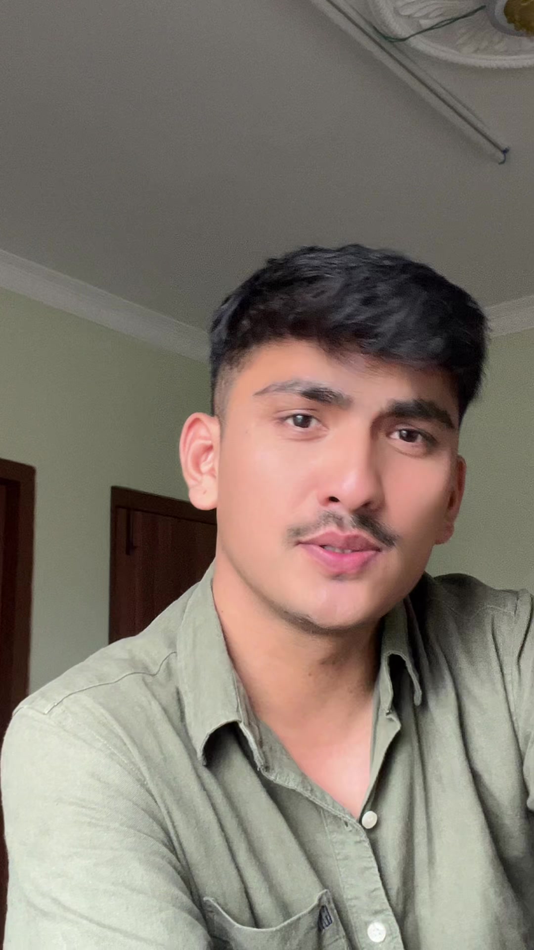 @Flying boy🧑&zwj;✈️