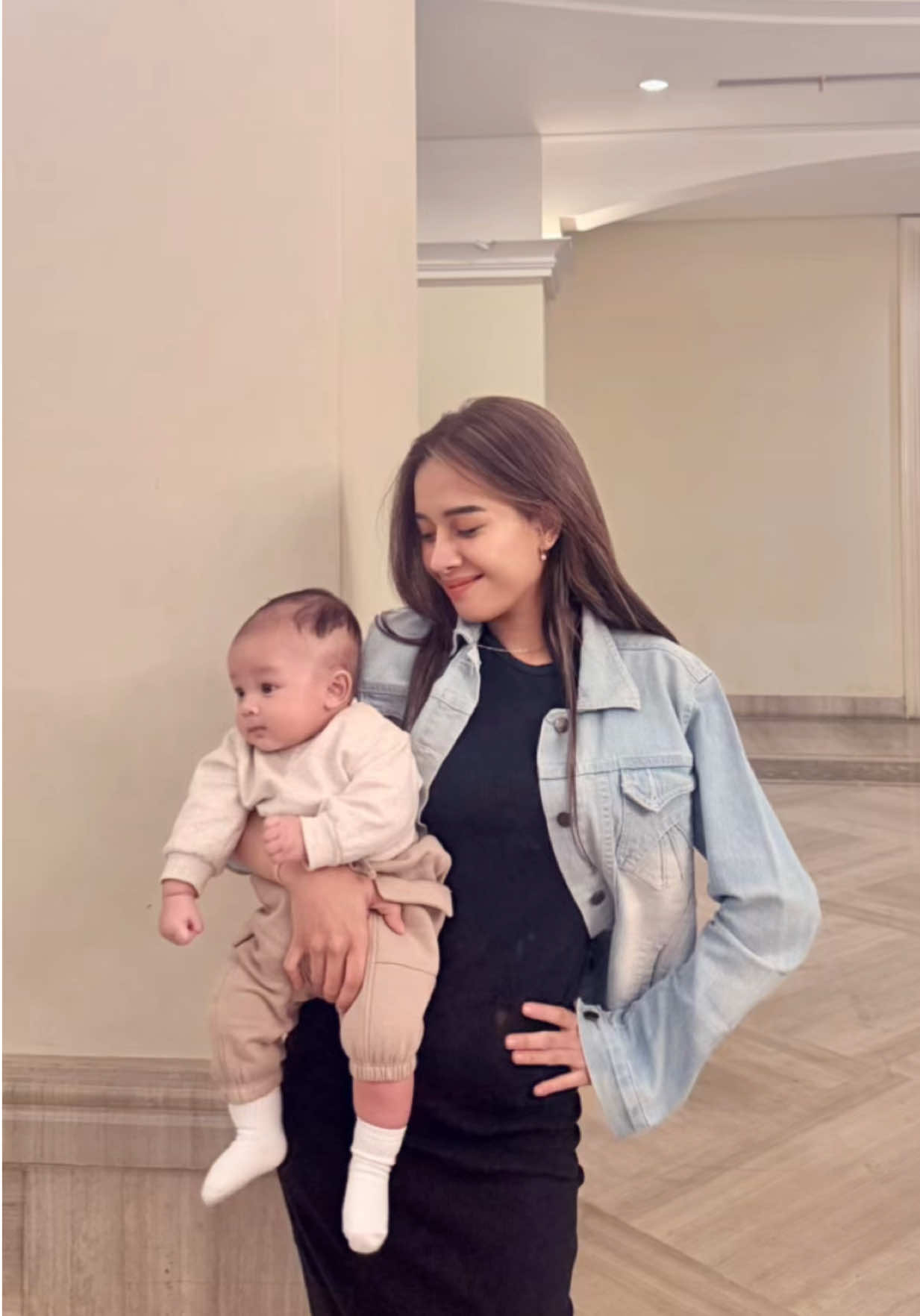 @MOMMY NYA ZIEL