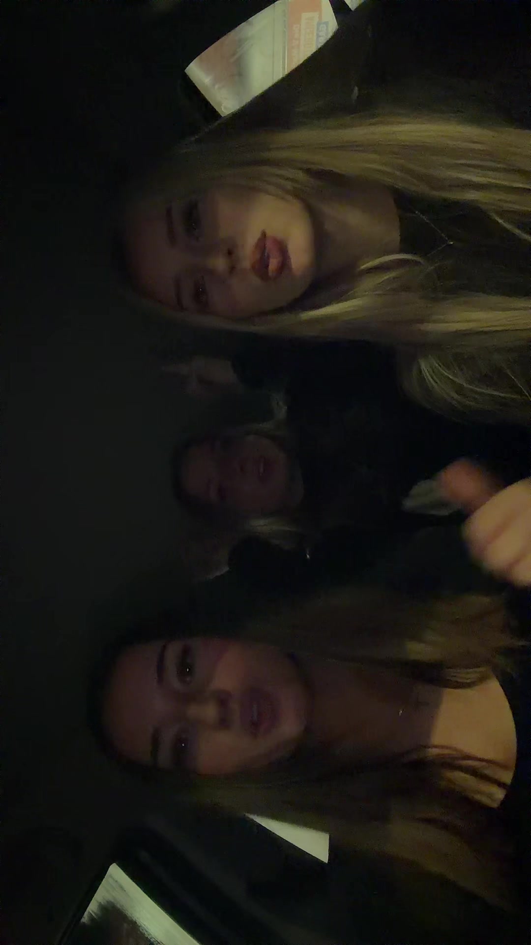 @emi04ly