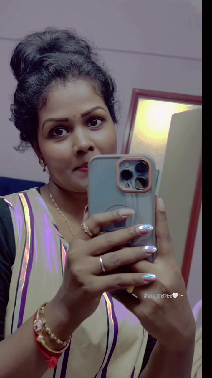 @யாழினி