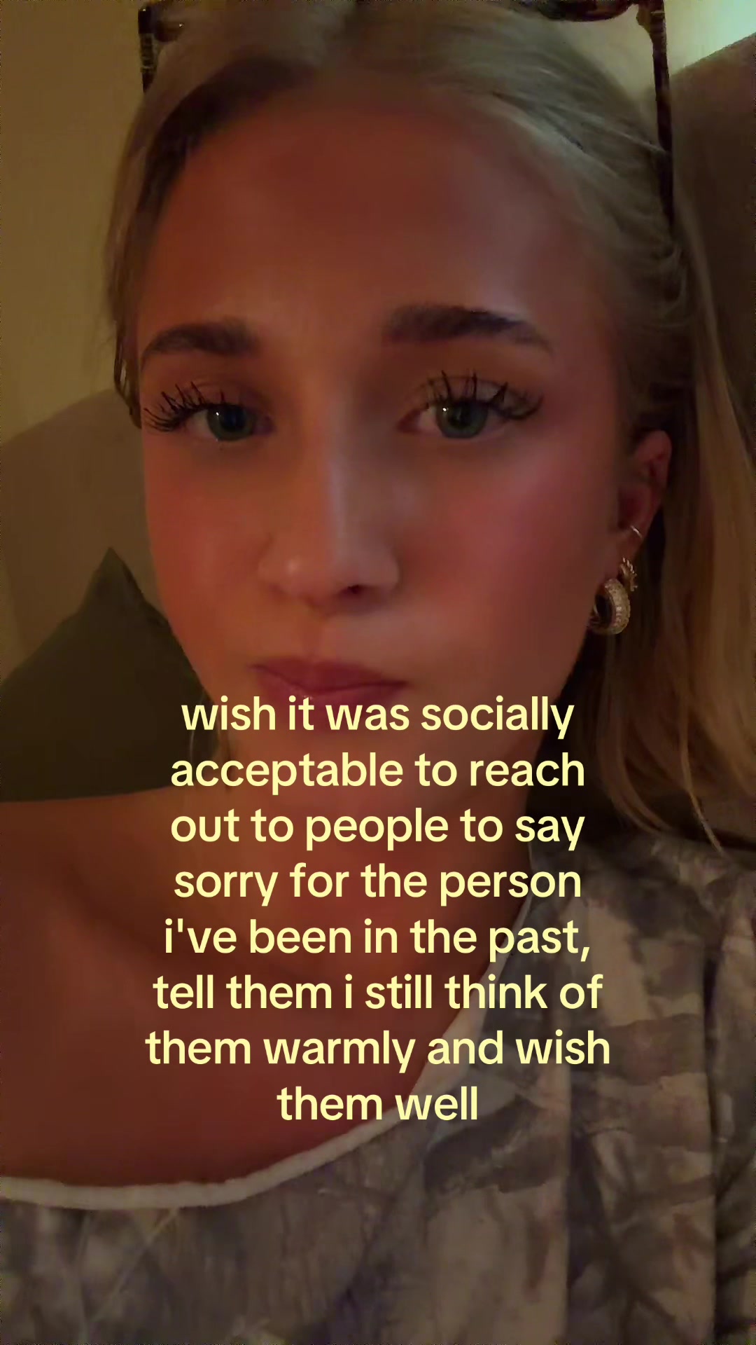 @theelliebarker