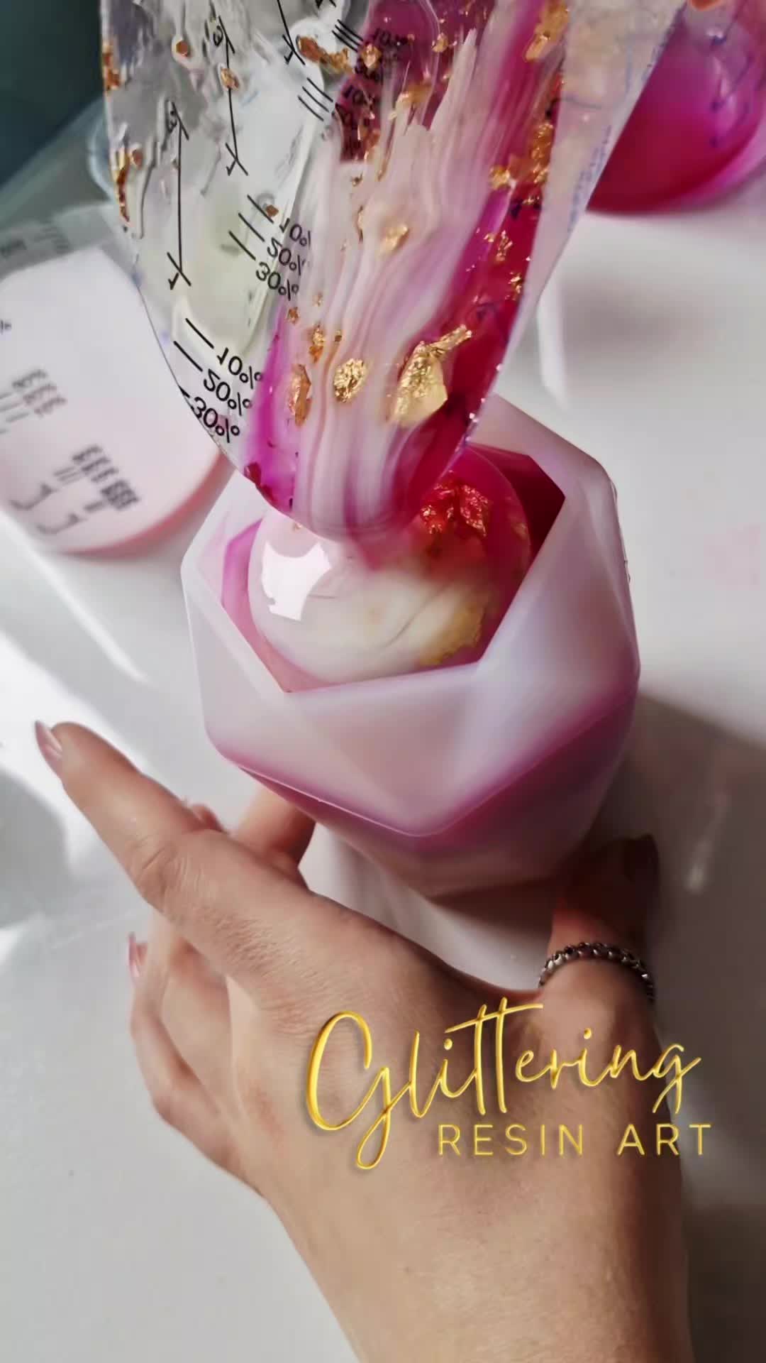 @GlitteringResinArt