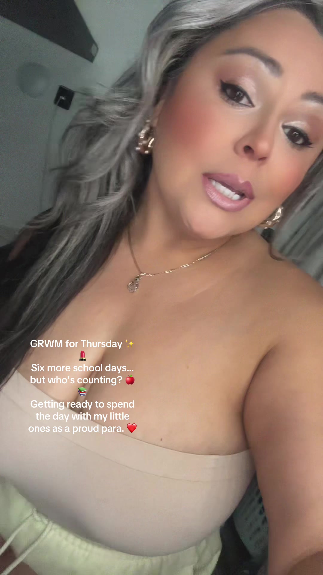 @chellasmiles