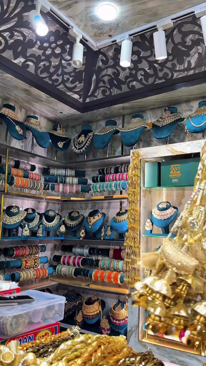@Makkah bangles store