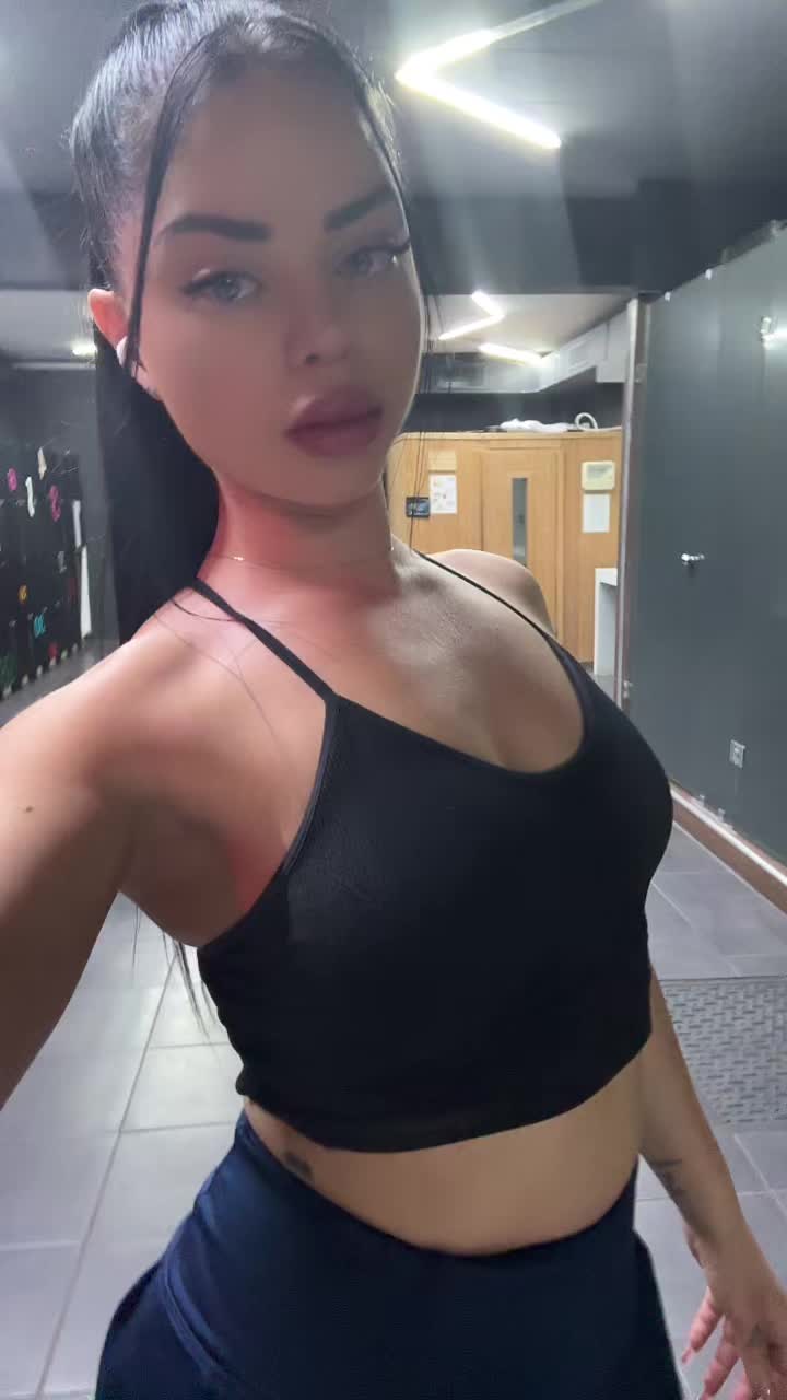 @Dora__Martinez