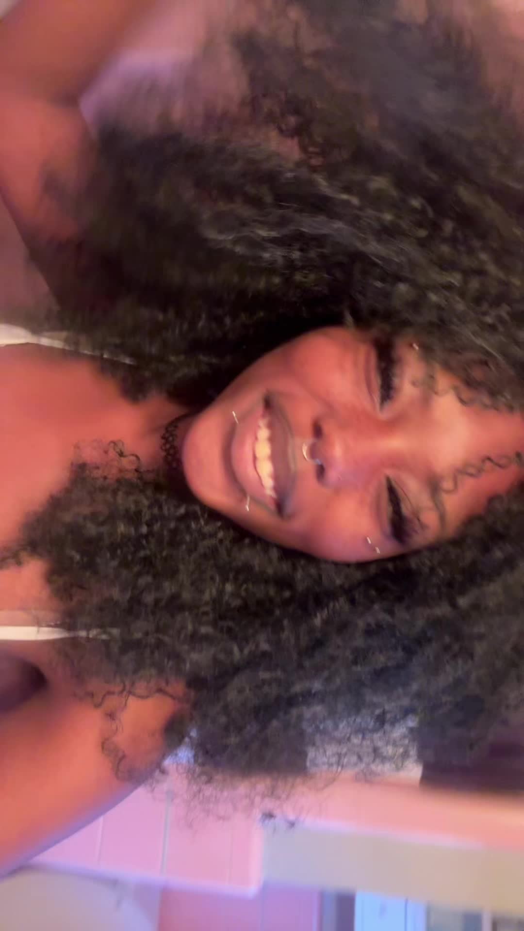 @𝙑𝙞𝙖&ensp;ᥫ᭡