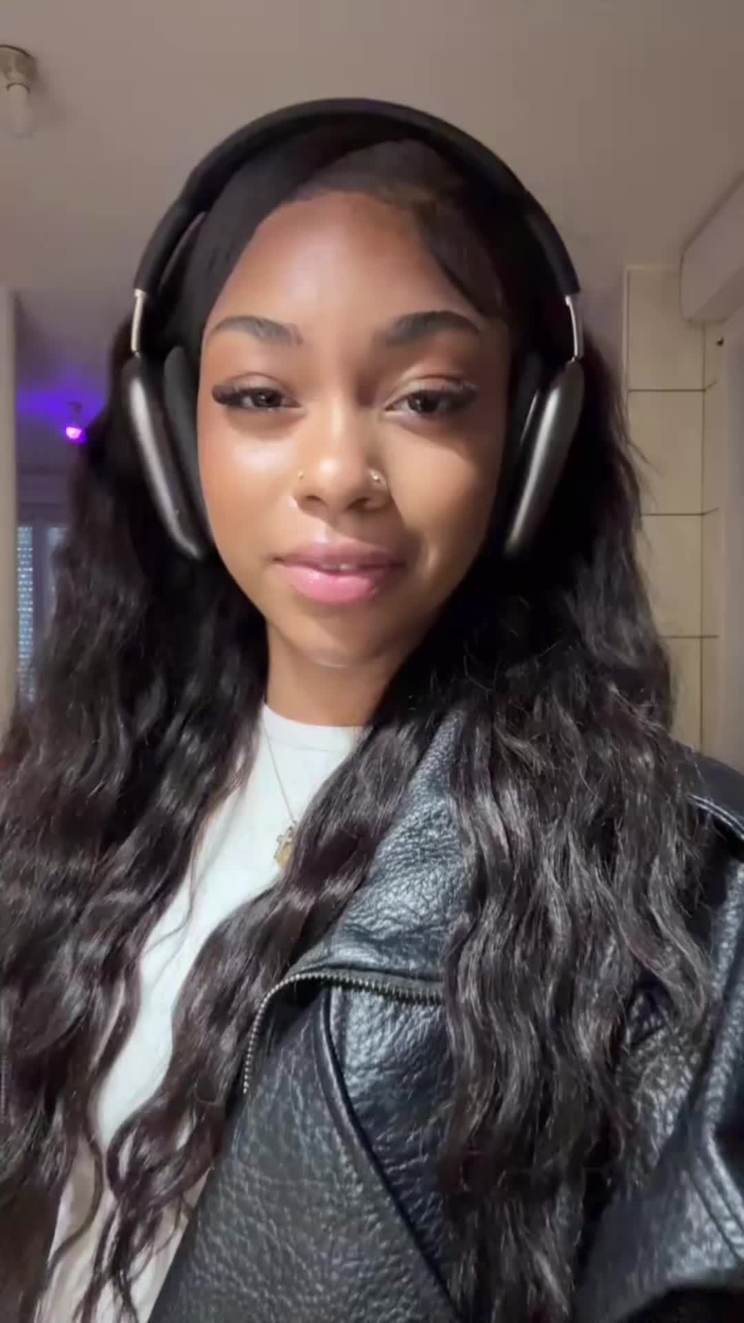 @𝒜𝓃𝒶𝒾𝓈