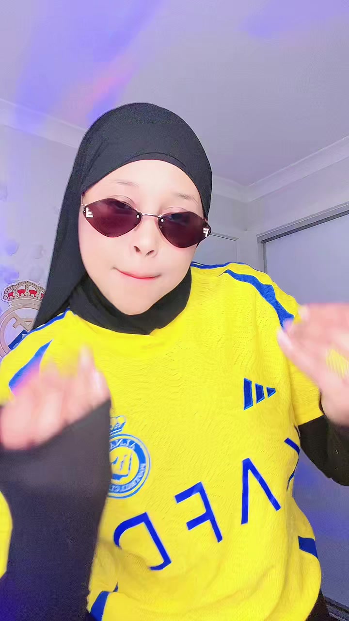 @ZAMZAM BOWLAX👸🏻🇸🇴⚽️💎🗼