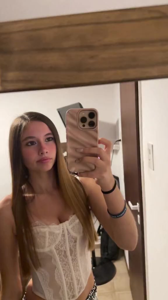 @sele😗💗