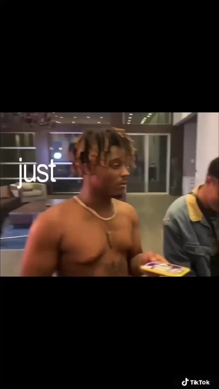 @𖣂