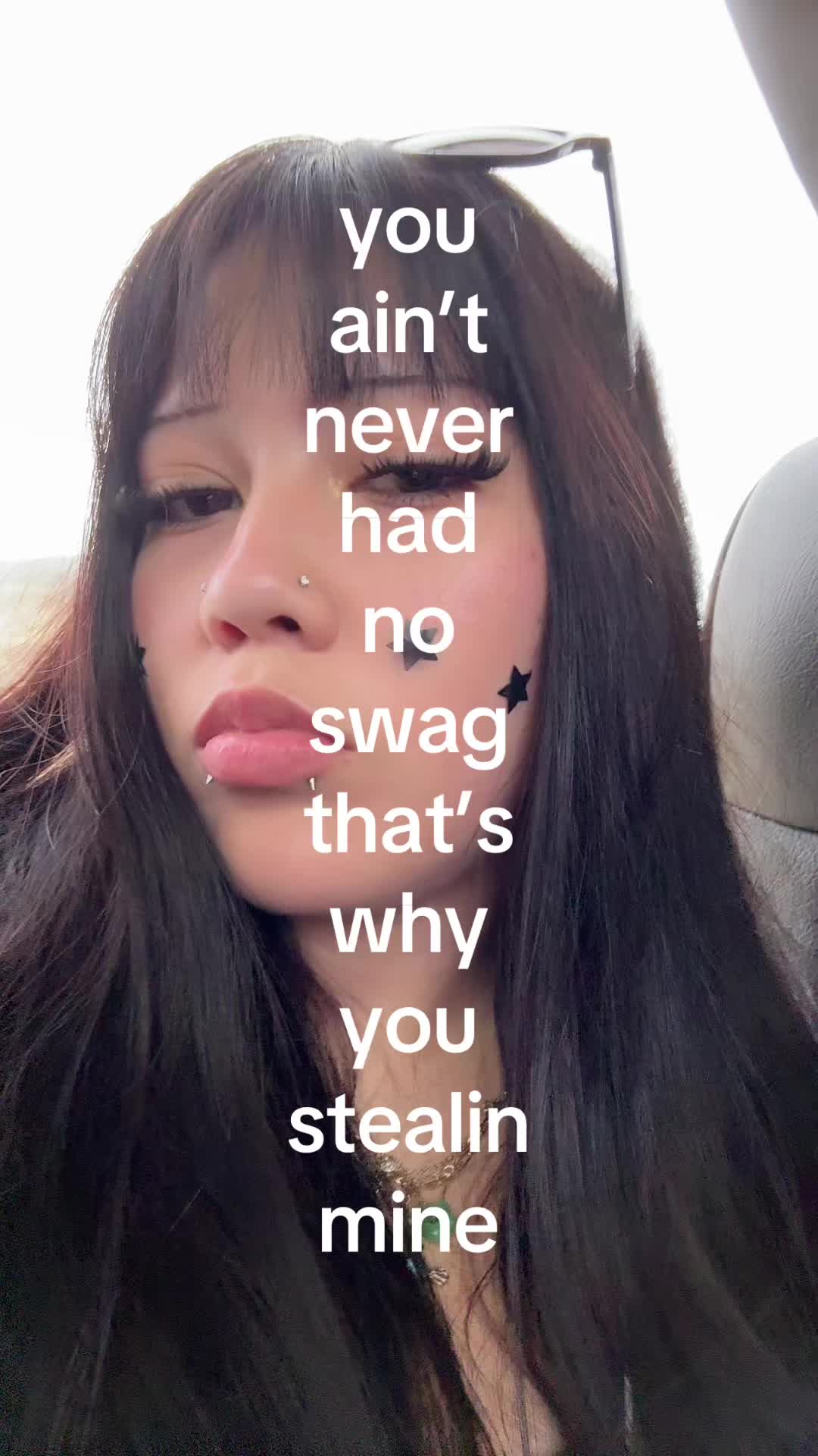 @🙎🏻&zwj;♀️