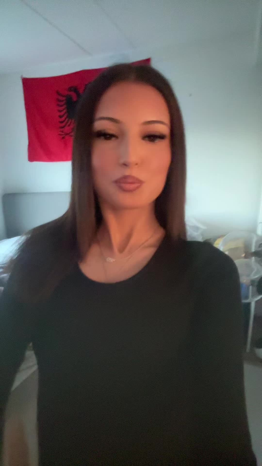 @𝓛𝓪𝓾𝓻𝓪 𝓡𝓪𝓶𝓪🦅