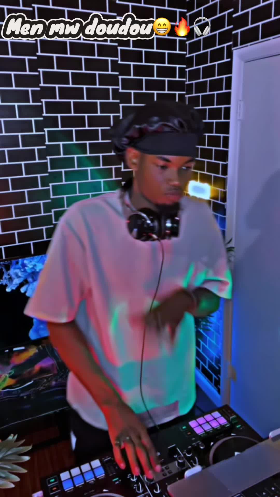 @𝑱𝒂𝒚𝒄𝒆𝒆 𝒎𝒊𝒙🎧🌴