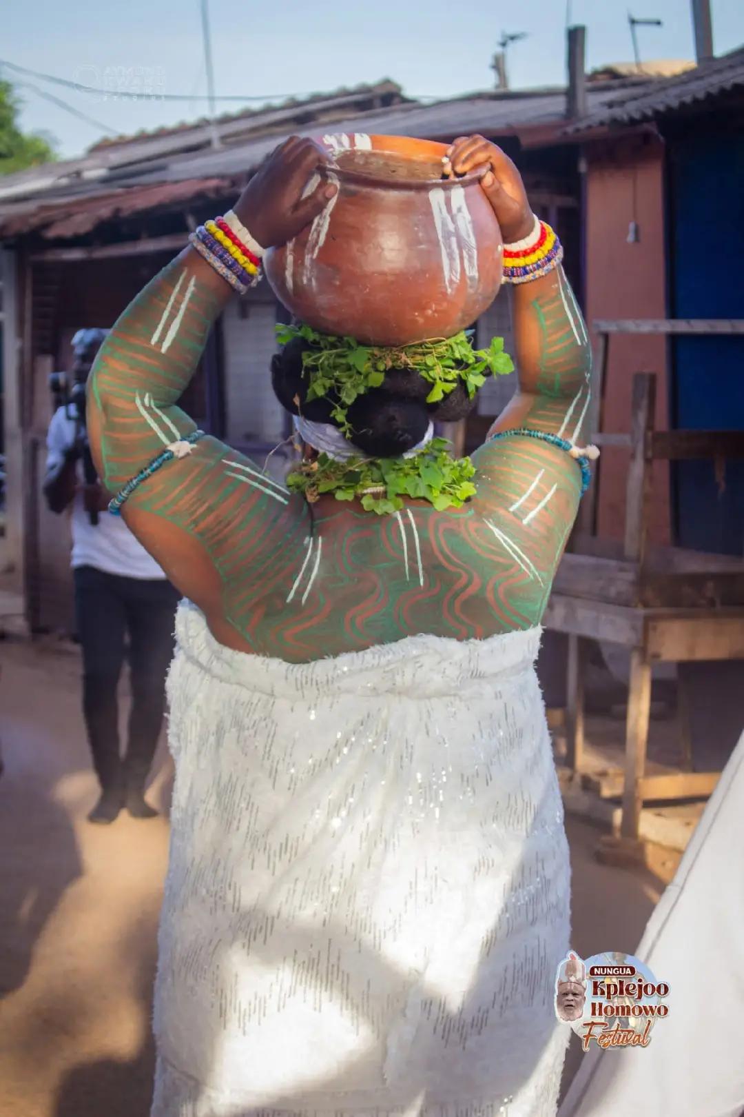 @HRM Wor Yoomo Naa Ayemuerde