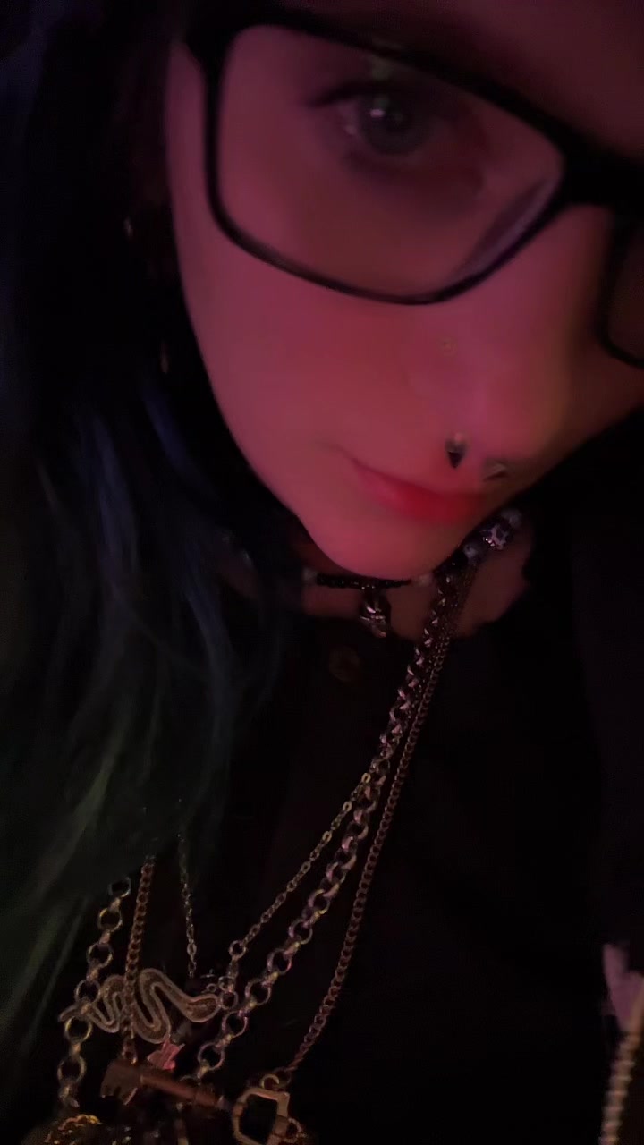 @Stone 🥀🖤