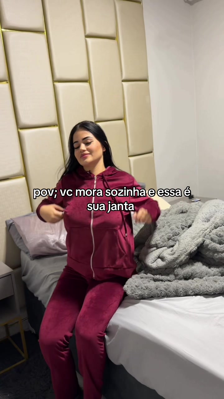 @Thayna Lins ♡